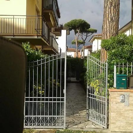 Mariella Apartment *