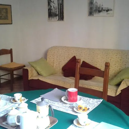 Mariella Apartment *